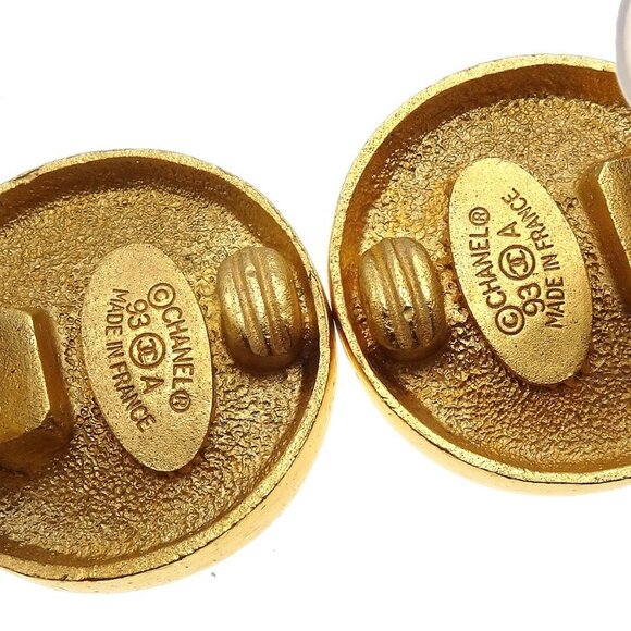 Chanel Button Earrings Gold Clip-On - Picture 4 of 5
